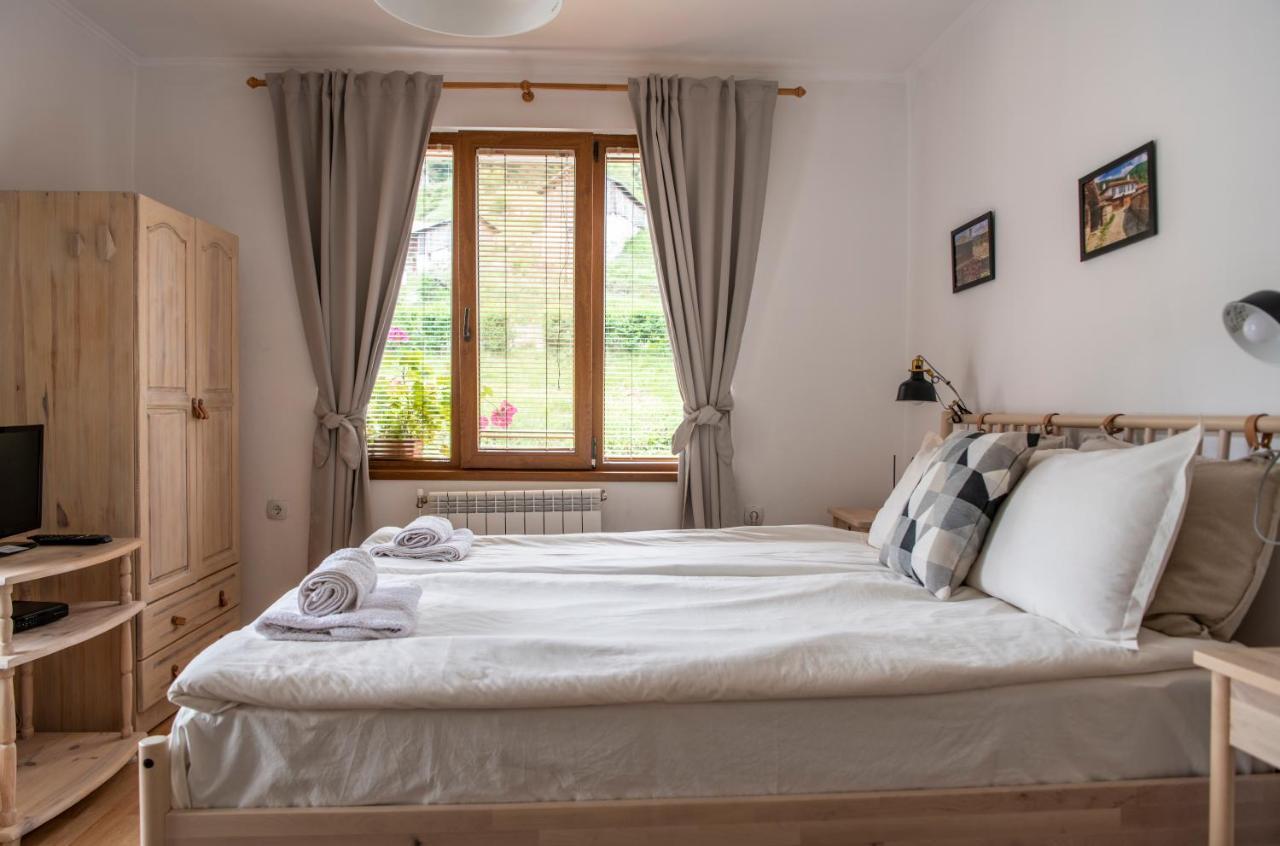 Guest House Rossy Триград Екстериор снимка