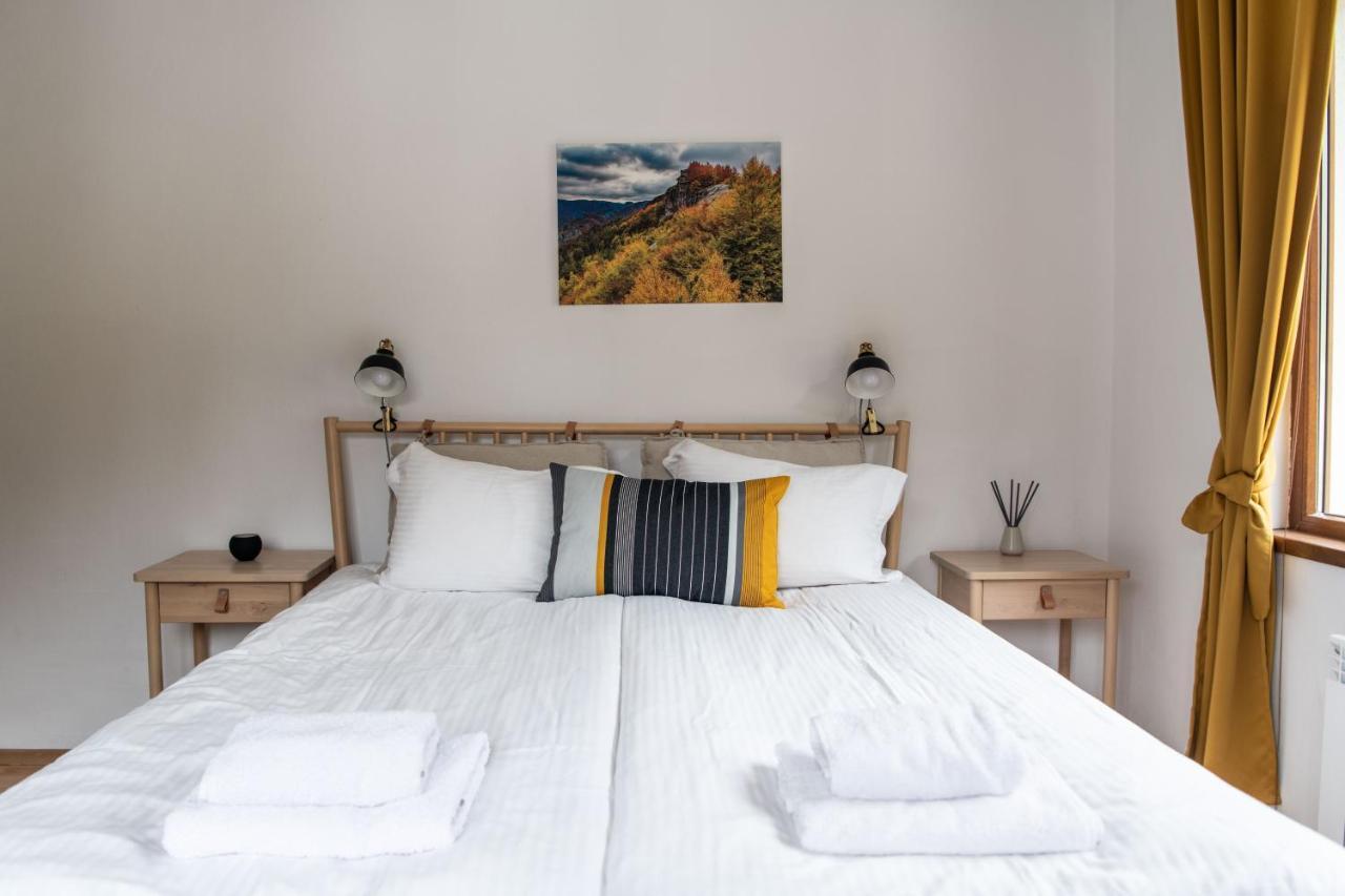 Guest House Rossy Триград Екстериор снимка