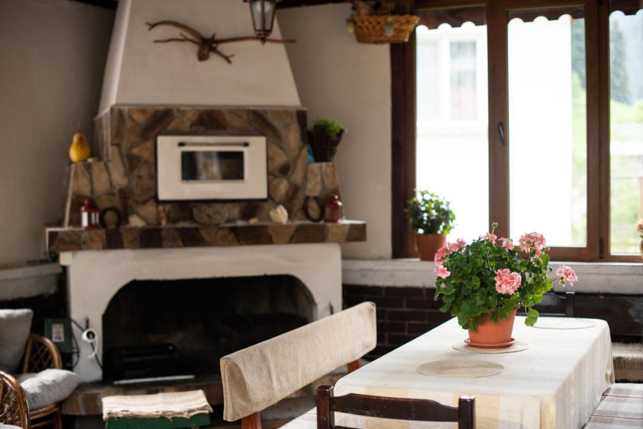 Guest House Rossy Триград Екстериор снимка