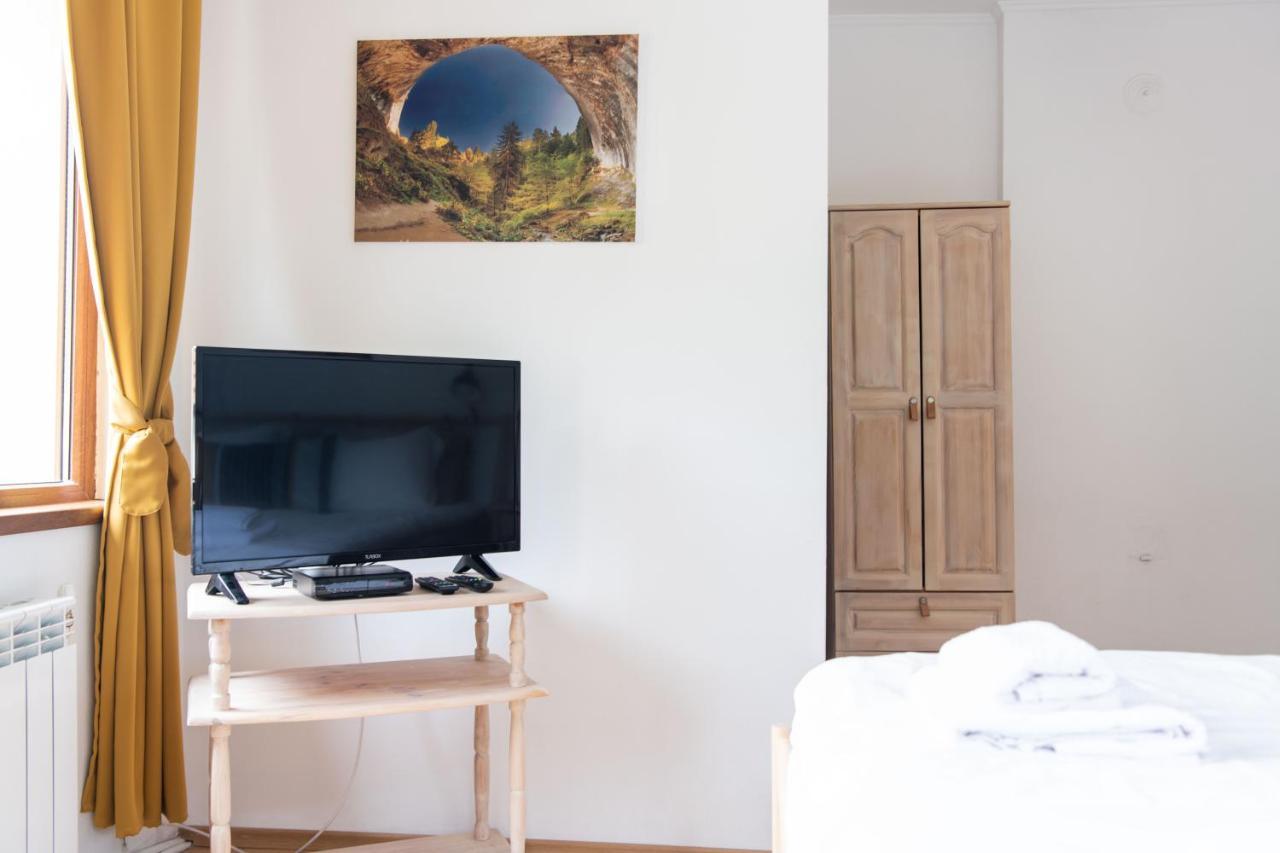 Guest House Rossy Триград Екстериор снимка