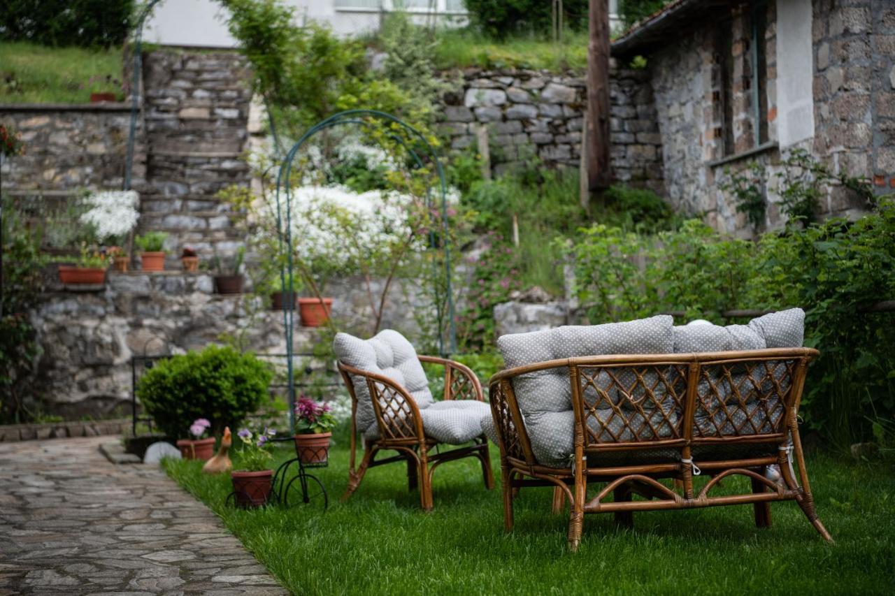 Guest House Rossy Триград Екстериор снимка